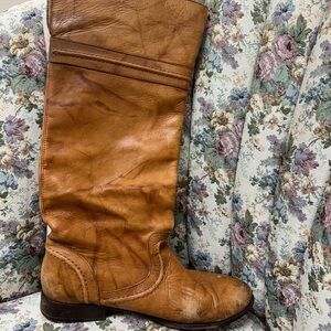 Women’s Frye riding books